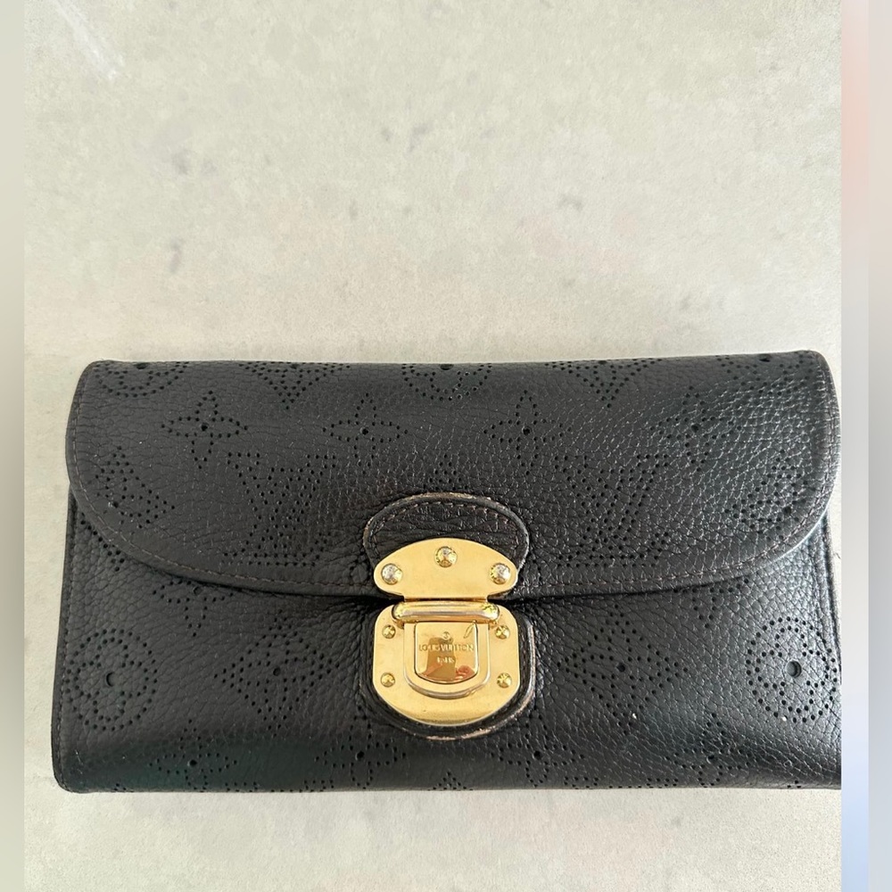 Authentic Louis Vuitton Monogram Empreinte Metis Wallet - Picture 2 of 4